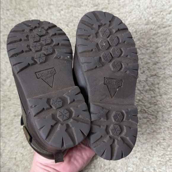 EUC. Size 7 Osh Kosh Toddler Shoes - Picture 9 of 9